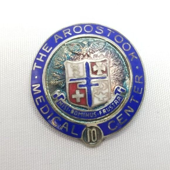 Vintage Sterling Silver Aroostook Medical Center 10 Years of Service Brooch Pin - Picture 1 of 6